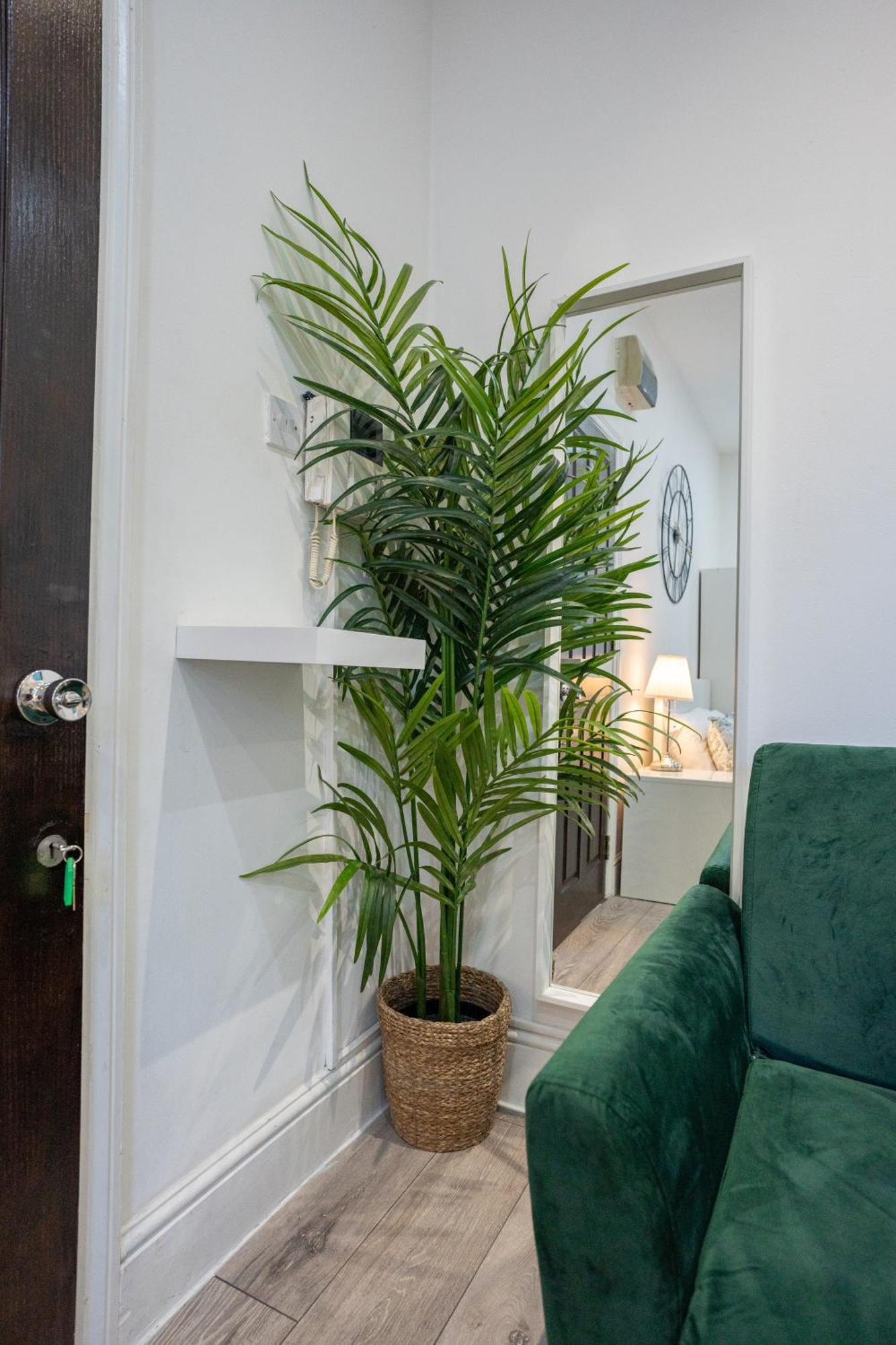 Beautiful Studio Flat In Hackney Next To Overground Station London Exterior photo