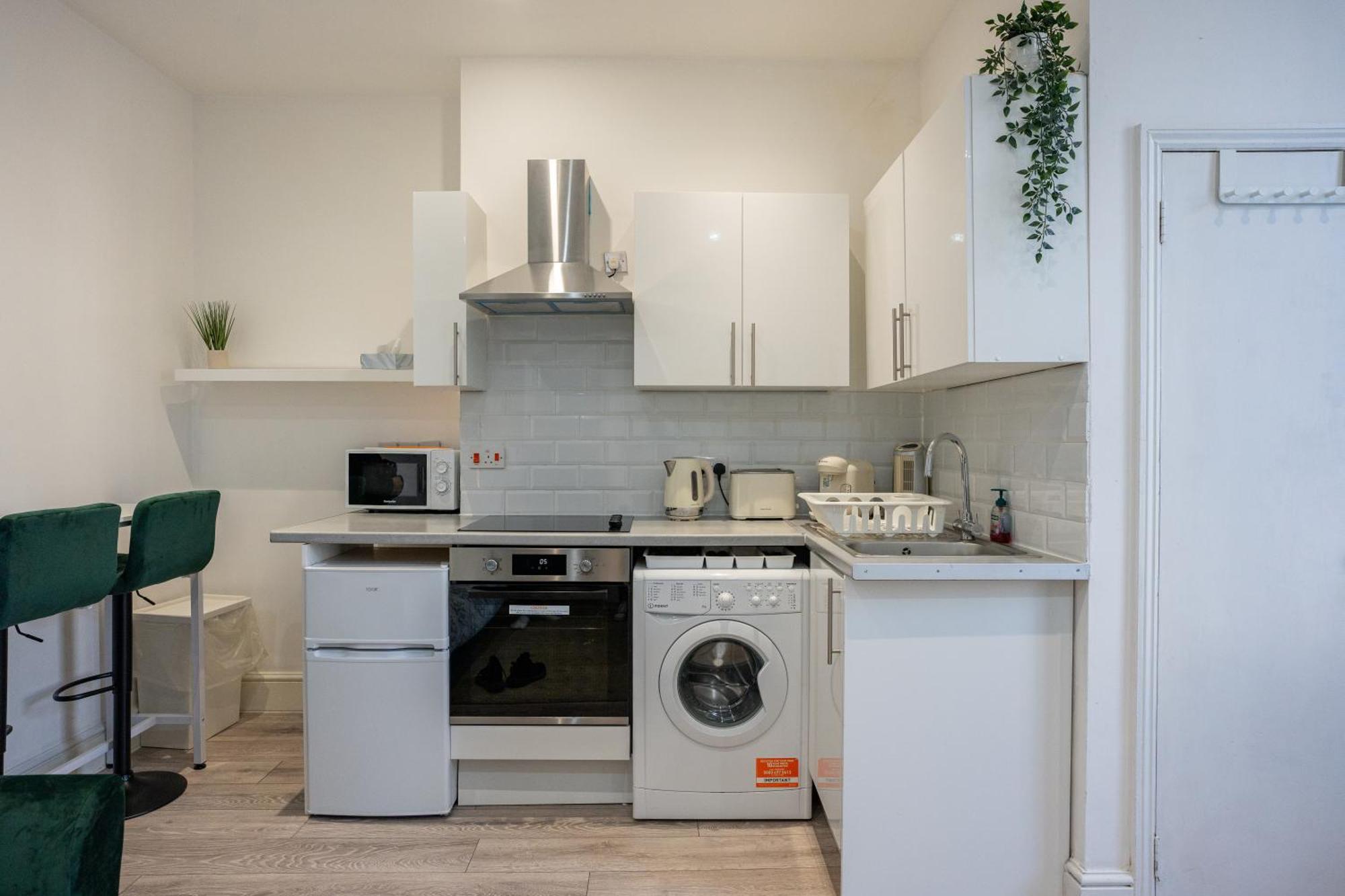 Beautiful Studio Flat In Hackney Next To Overground Station London Exterior photo